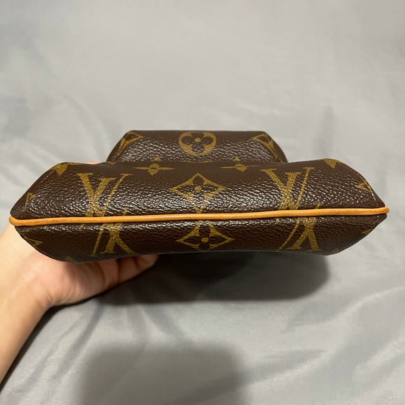 Louis Vuitton Monogram Partition wristlet - Picture 3 of 8